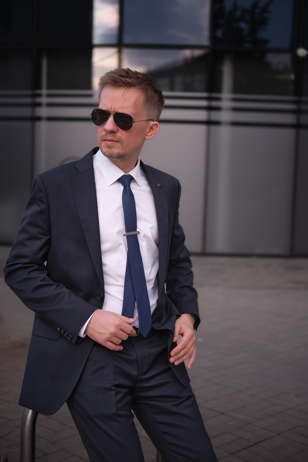 Business headshot CEO – portret wizerunkowy w garniturze do komunikacji firmy, Katowice, Andrzej Hanzlik