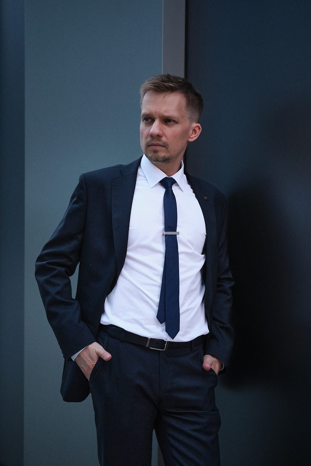 Business headshot menedżera – fotografia wizerunkowa do LinkedIn, Katowice, Andrzej Hanzlik