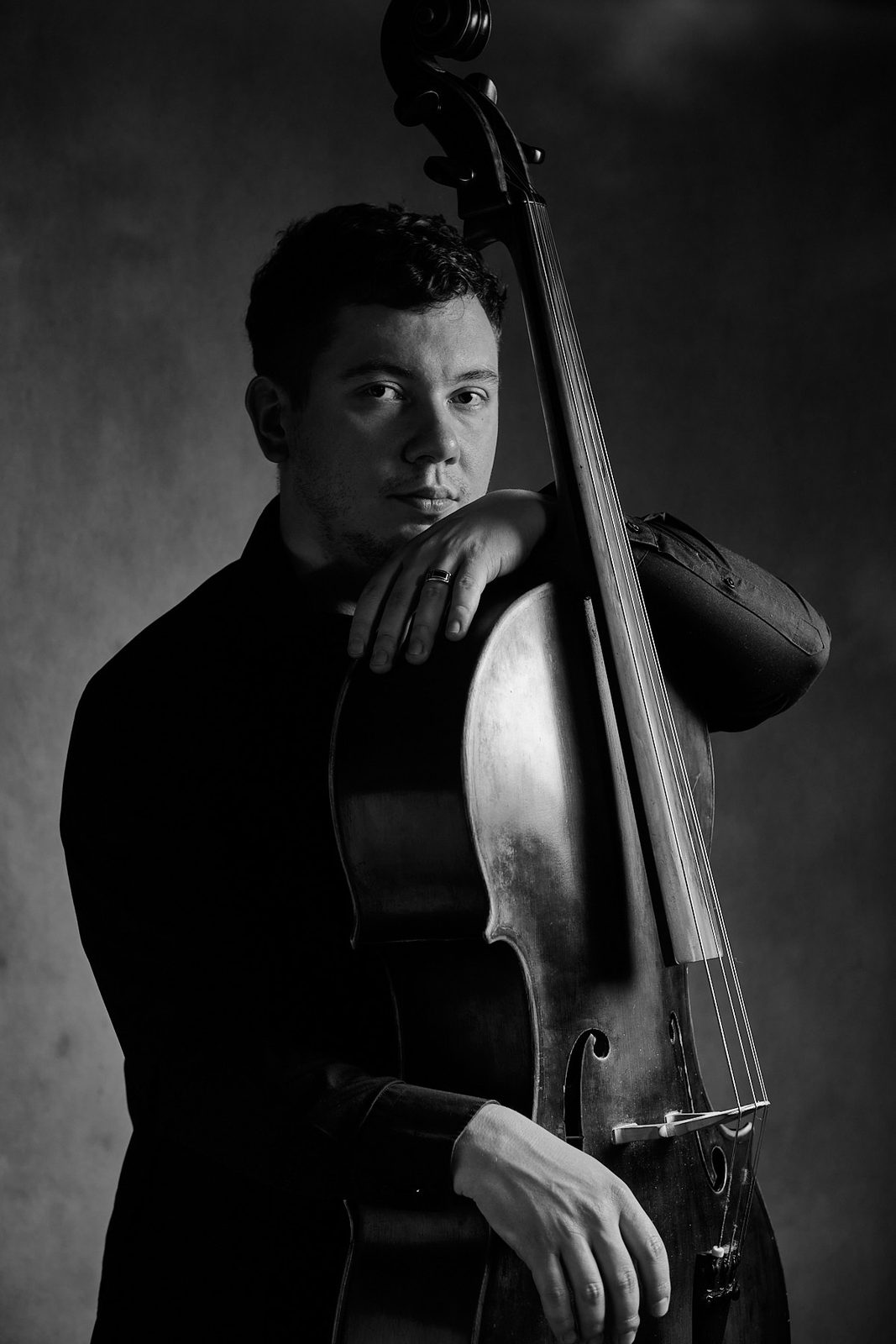 Portret artysty muzyka w studio – Katowice, Andrzej Hanzlik